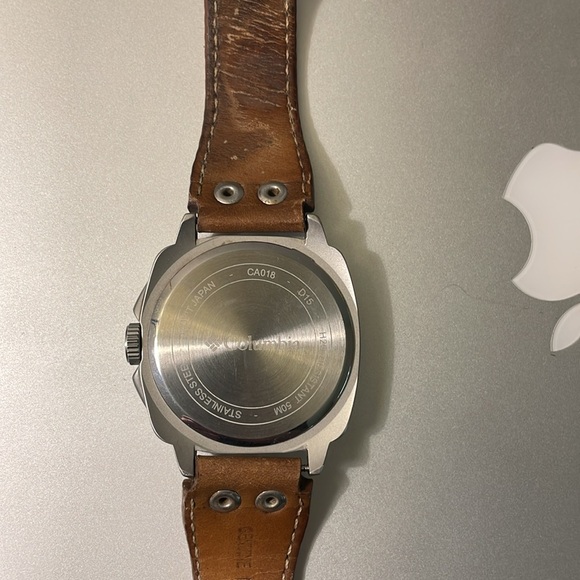 Columbia watch with brown strap. WR50M - Picture 4 of 6
